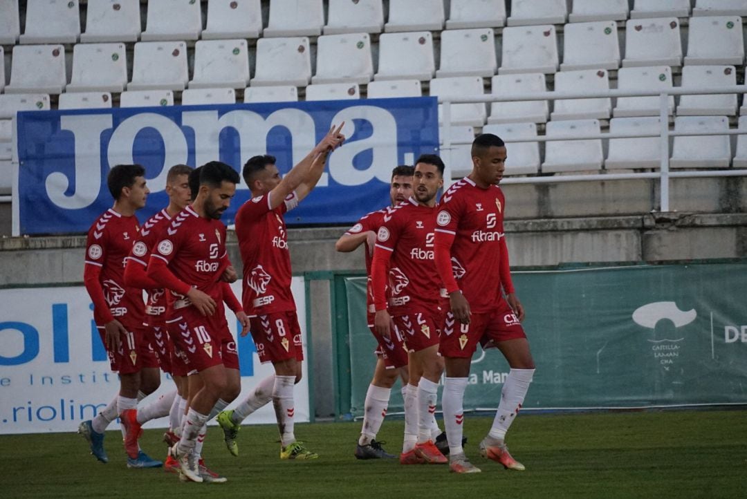 El Real Murcia celebra el gol de Armando ante el Toledo