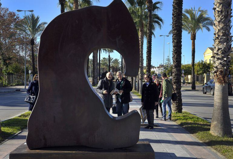 Imagen de una de las esculturas que se exhiben en la avenida de Andalucía de Jerez hasta el mes de abril 