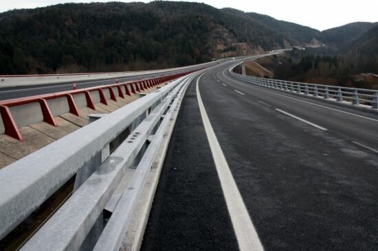 Imatge de la C-25 al seu pas pel viaducte de Sant Sadurní d'Osormort