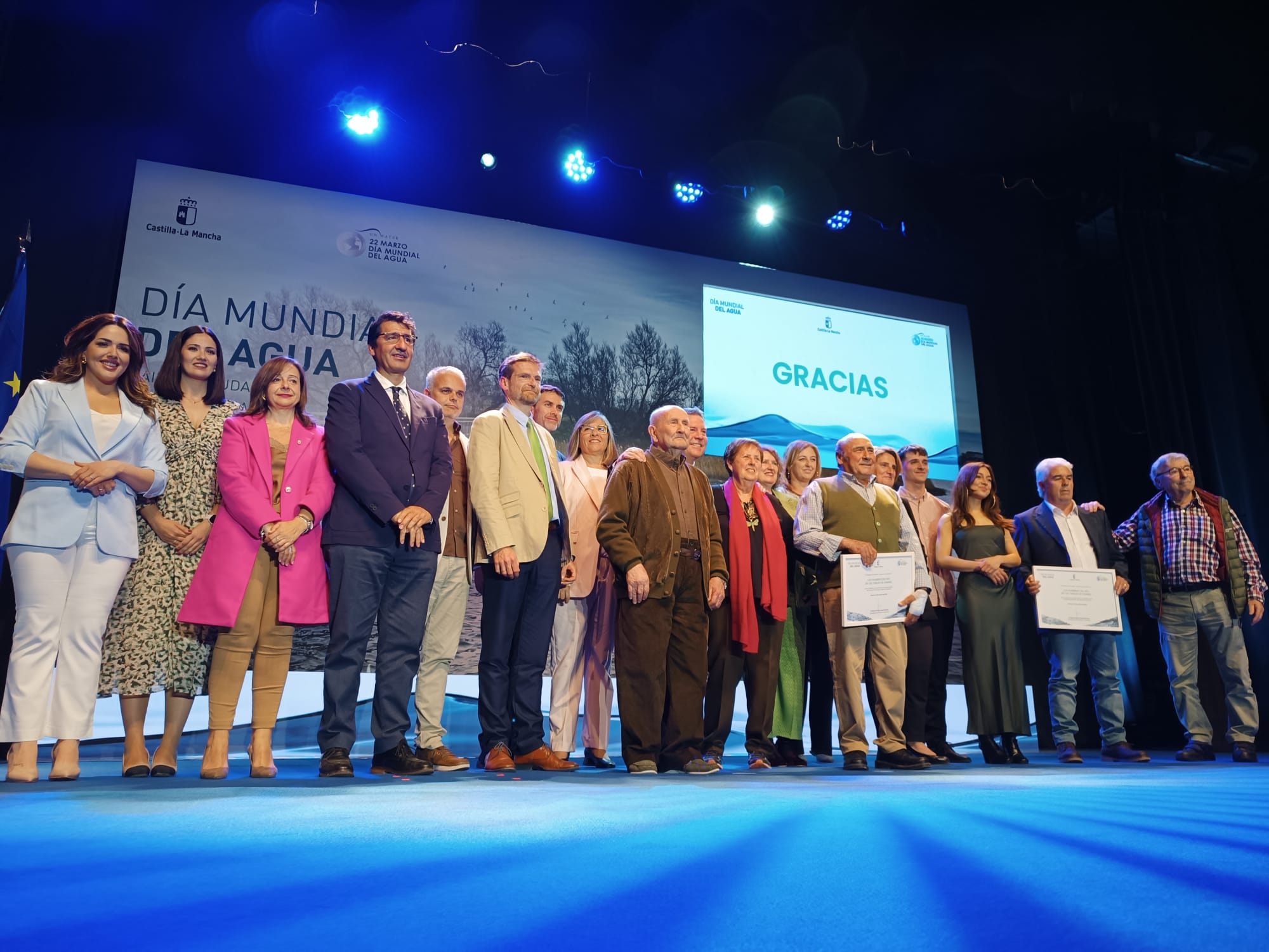 Galardonados y autoridades en la celebración del Día Mundial del Agua en Daimiel