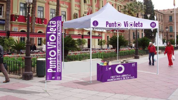 Punto violeta en una calle de Elche