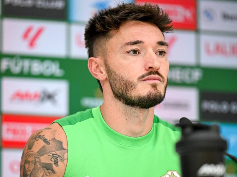 Josan en la Sala de Prensa del estadio Martínez Valero