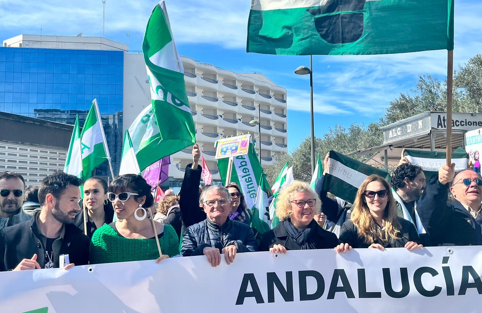 David de la Cruz y Teresa Rodríguez en la manifestación del 28 de febrero en Cádiz