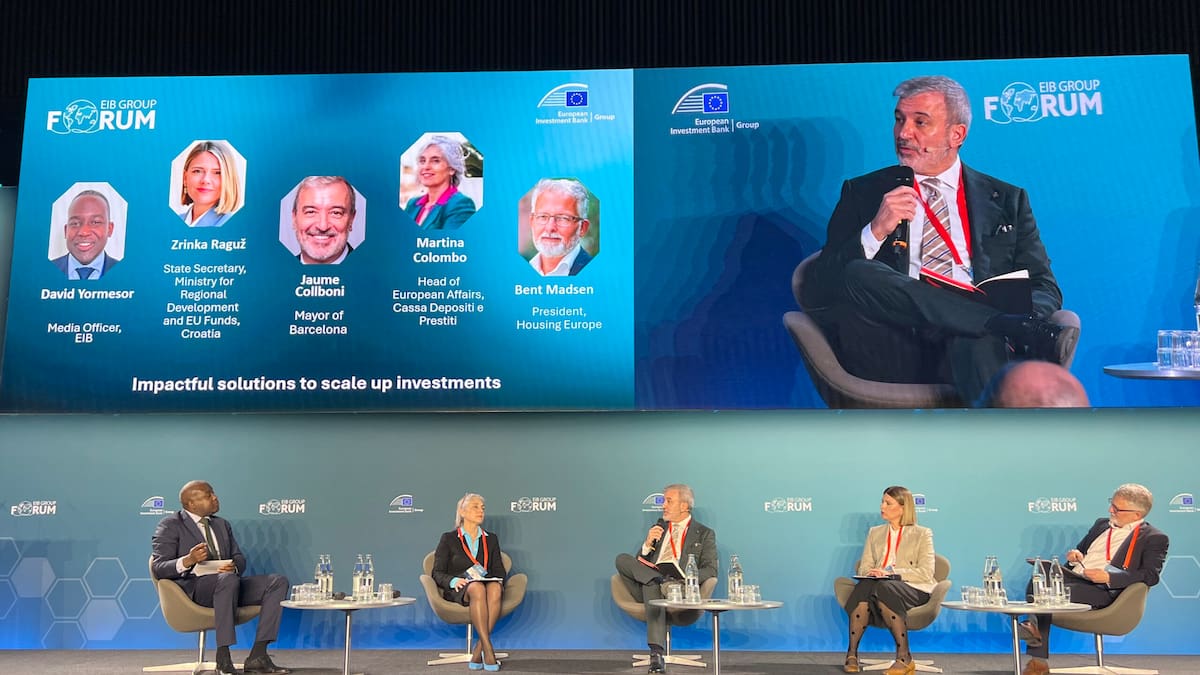 Luis García Montero: "Es urgente defender la independencia de Europa"