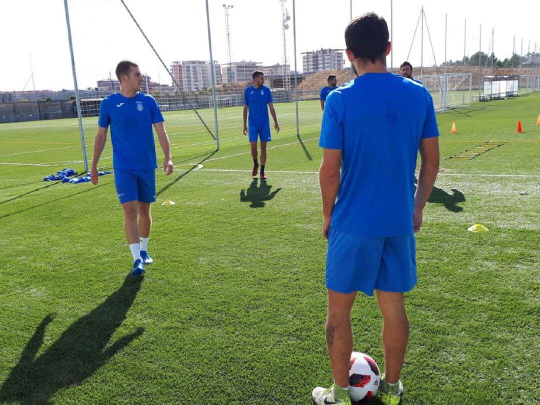 Diego Rubio, de cara, durante un entrenamiento de la Arandina.