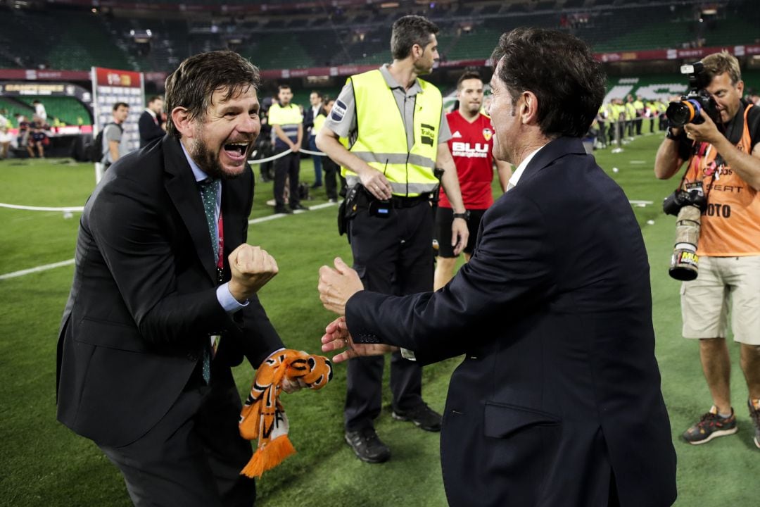 Mateu Alemany y Marcelino celebran el título de Copa del Rey del Valencia CF