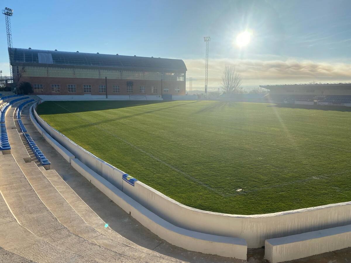 La Concejalía de Deportes reabre el Campo de Fútbol de La Solana tras las obras de mejora