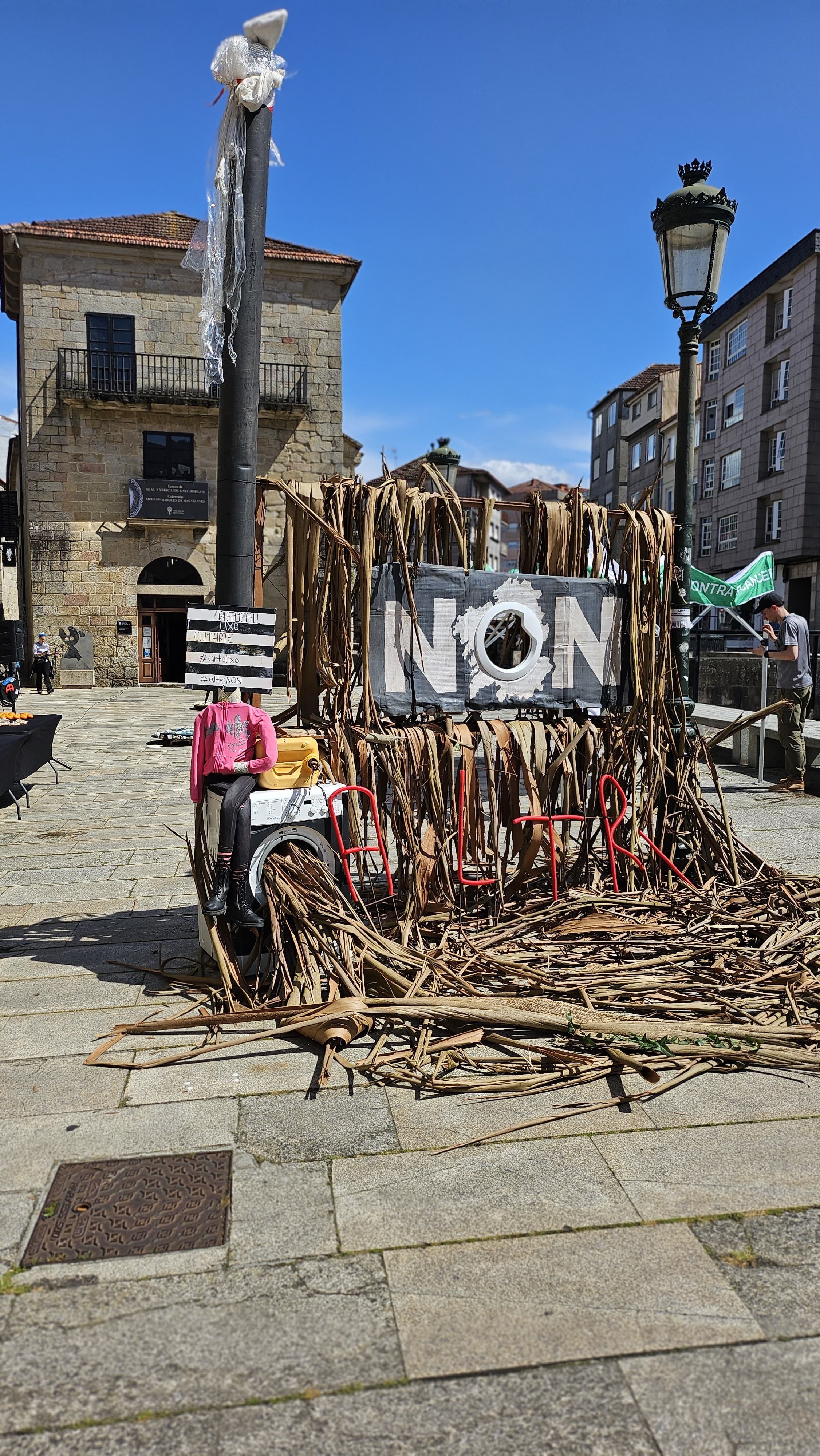 &quot;Altri NON&quot; en ArteLixo Redondela