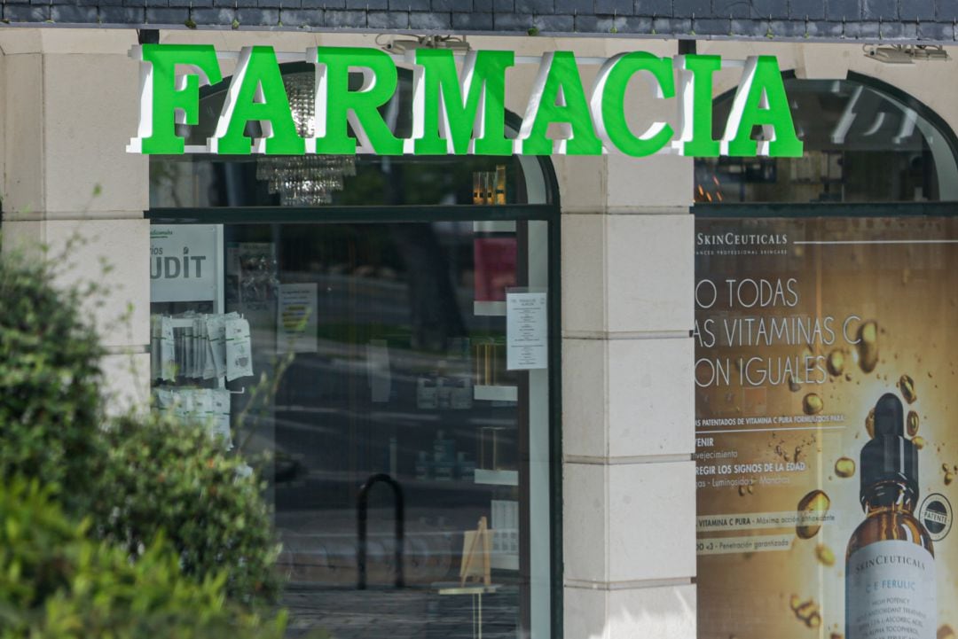 Cartel de una farmacia de la capital