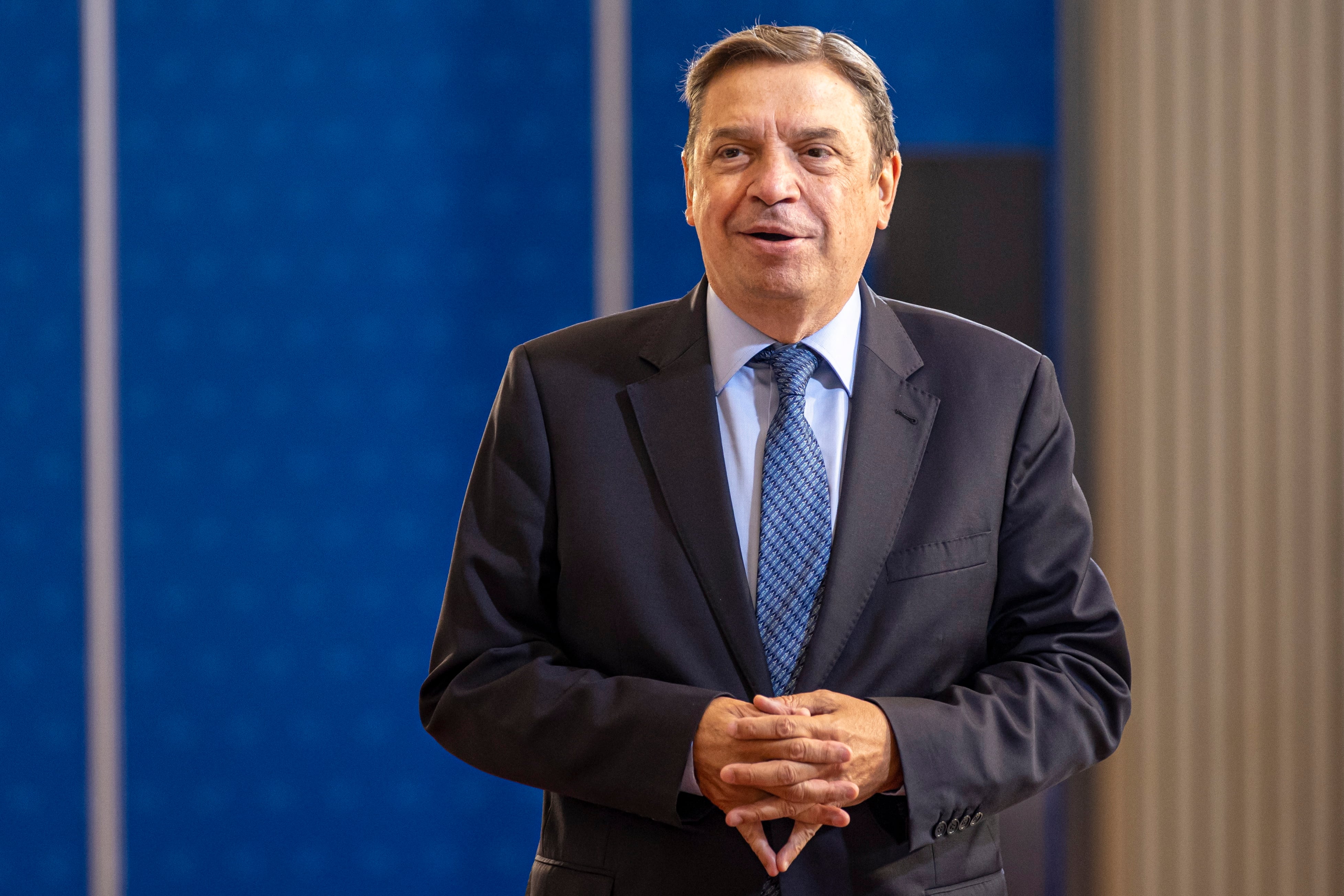 Prague (Czech Republic), 16/09/2022.- Spain&#039;s Agriculture Minister Luis Planas Puchades arrives for the European Agriculture Ministerial Meeting in Prague, Czech Republic, 16 September 2022. (República Checa, España, Praga) EFE/EPA/MARTIN DIVISEK
