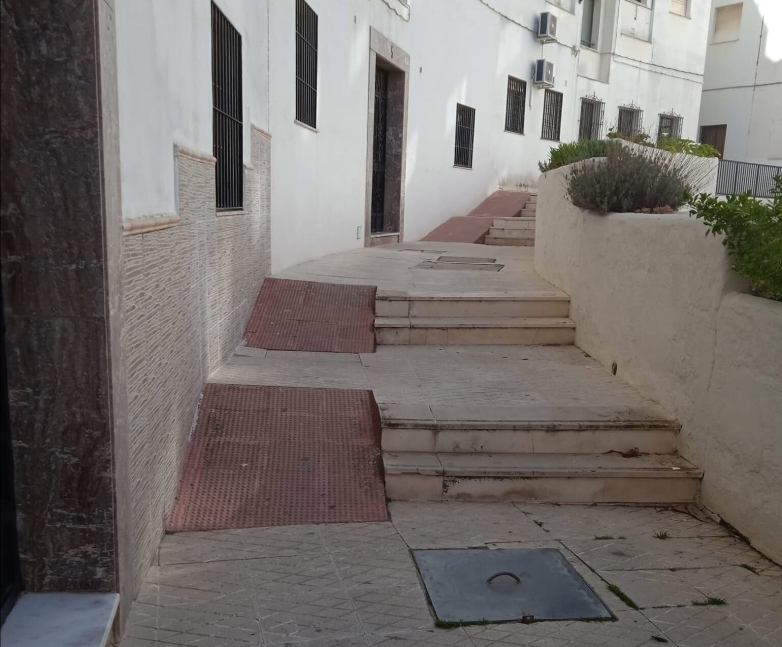 Zona interior de la plaza 'La Rondeña'