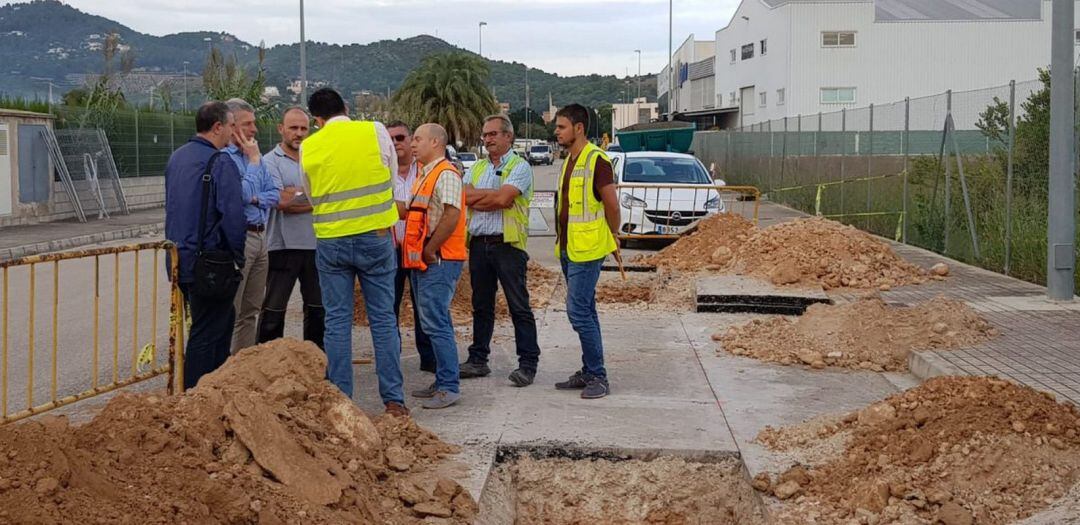 Visita a las obras de mejora del polígono El Brosquil de Oliva 