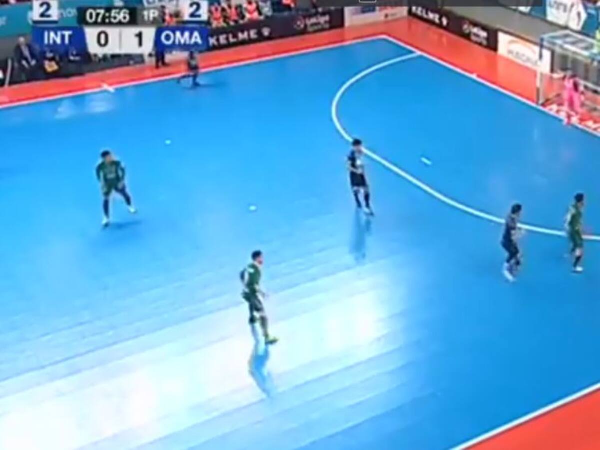Golazo en fútbol sala desde su casa: ¡40 metros!