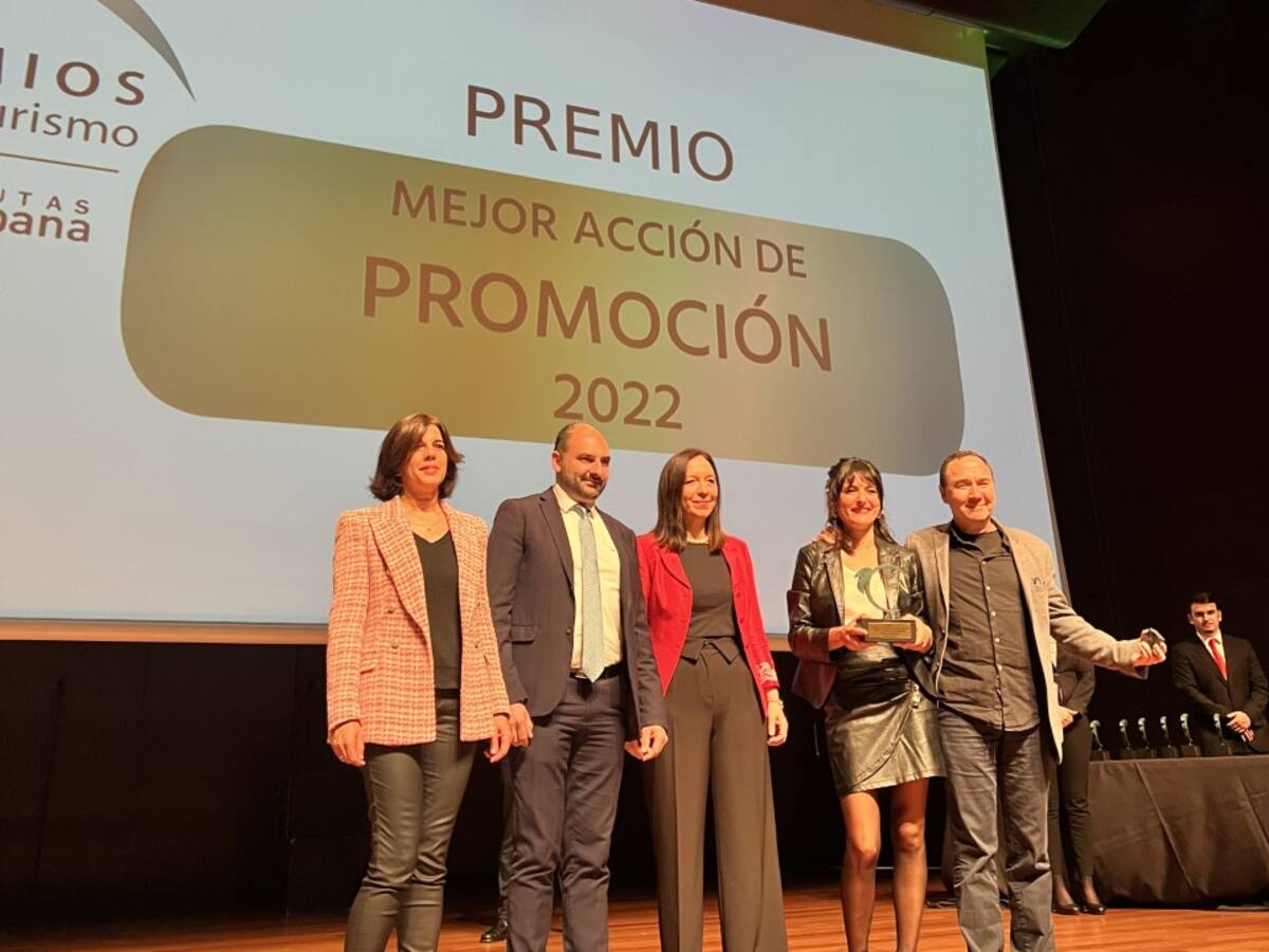 La Ruta del Vino Somontano junto a UNED Barbastro reciben el premio a la mejor campaña de promoción por su proyecto “No te lo dejes perder”