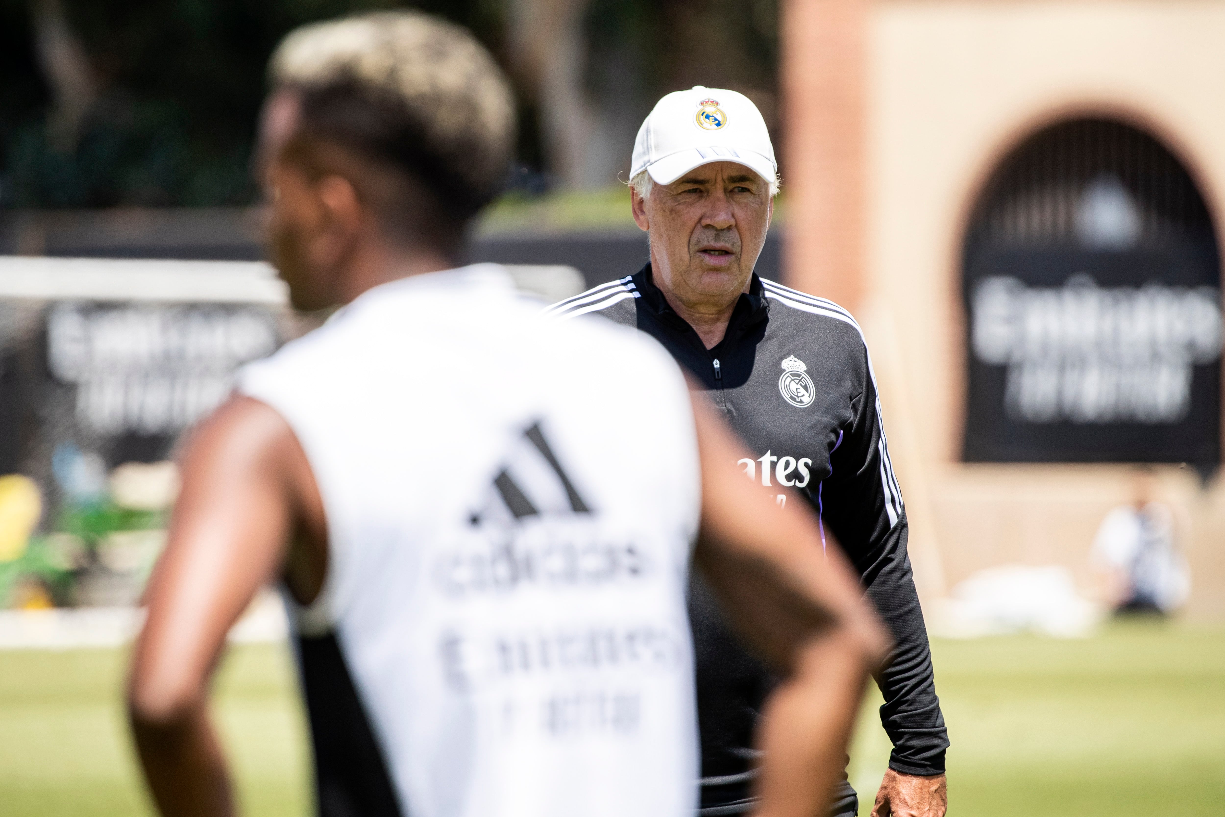 Carlo Ancelotti y Mariano Díaz, durante la pretemporada del Real Madrid (Estados Unidos) EFE/EPA/ETIENNE LAURENT