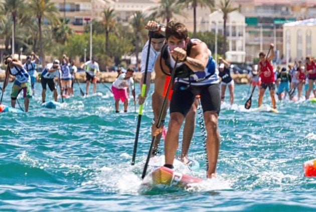 Participantes en la edición 2018 de esta competición de paddle sup