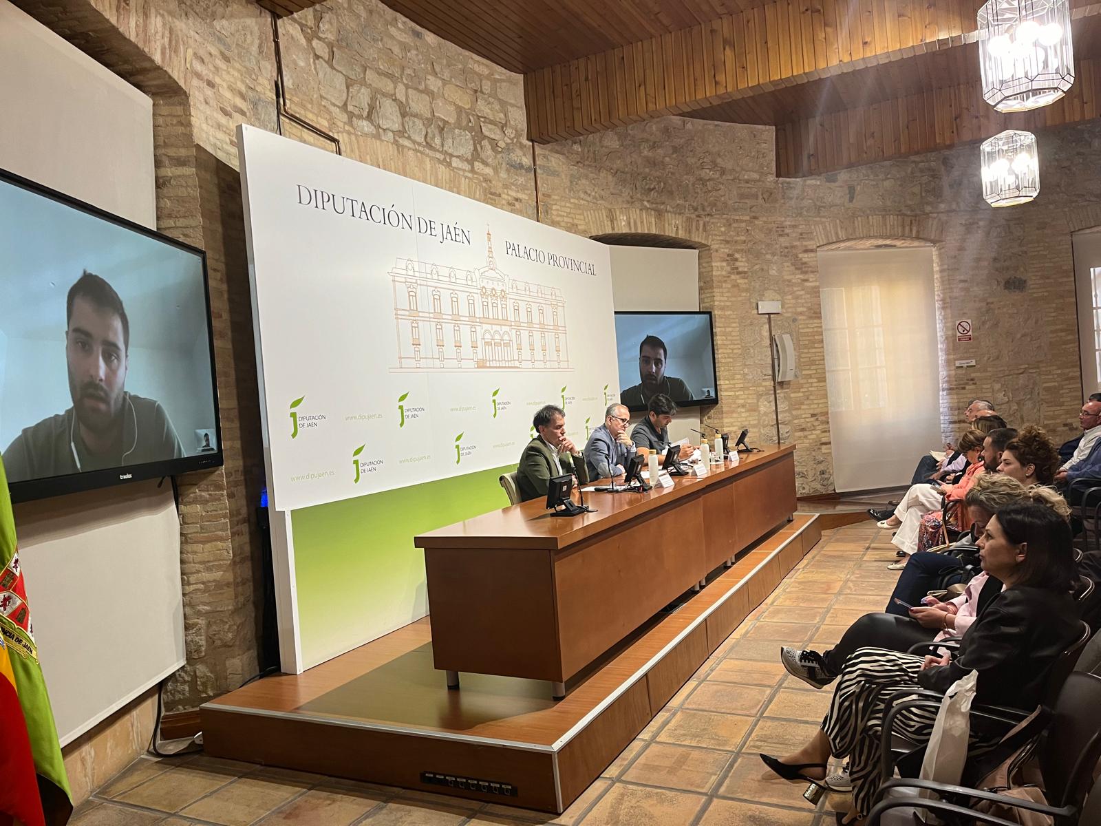 Conferencia titulada ‘Patrimonio Mundial y paisaje cultural agrario. La Serra Tramuntana, oportunidades y desafíos’, que ha organizado el Instituto de Estudios Giennenses (IEG) de la Diputación. Bartomeu Deya –miembro del Comité de Paisajes Culturales de ICOMOS.