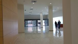 Imágenes del portal de entrada del nuevo hospital de Granada ubicado en el PTS (Parque Tecnológico de la Salud)