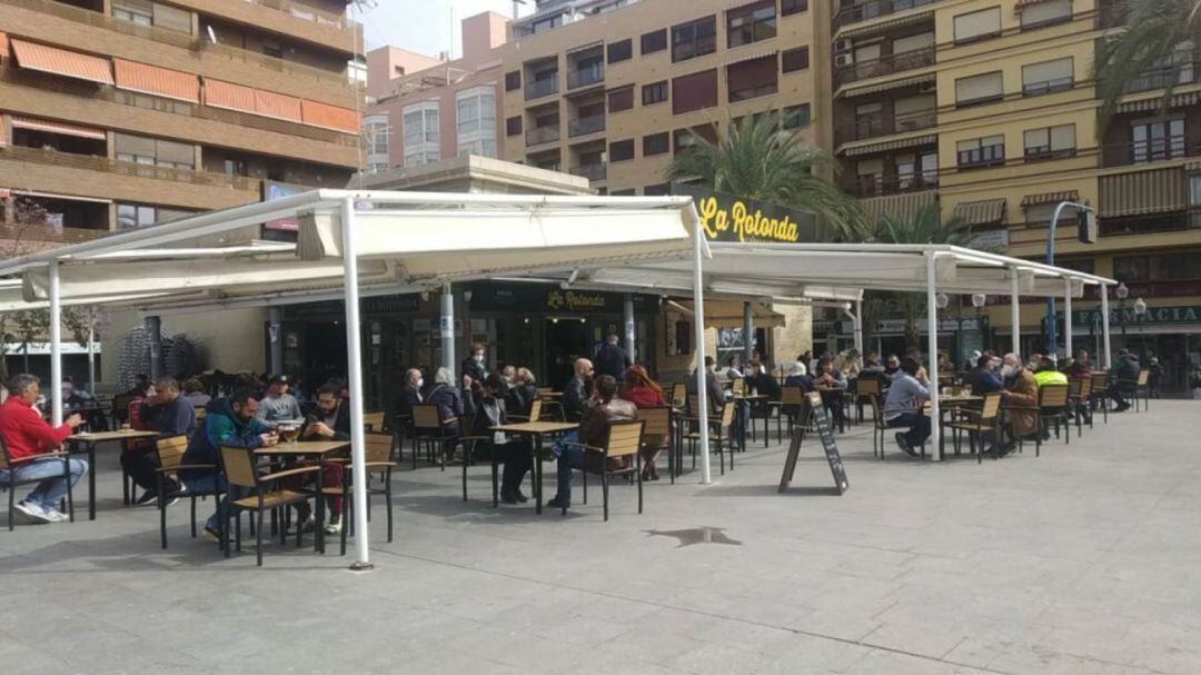 Local de hostelería en la Plaza 25 de mayo en Alicante