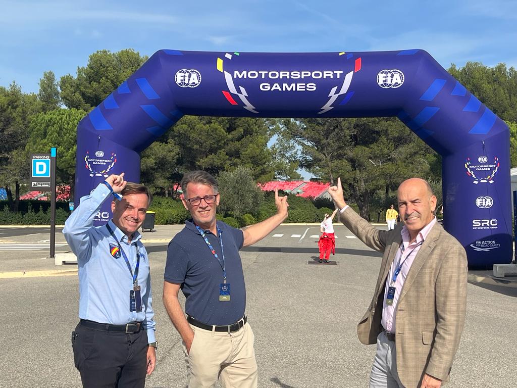 Manuel Avió, presidente de la Federación Española de Automovilismo, y Gonzalo Gobert, director del circuito Ricardo Tormo, en Marsella, en los Motorsport Games celebrados este fin de semana