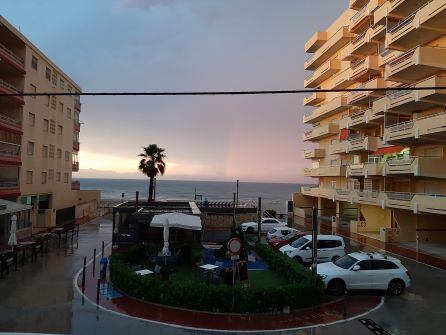 Nubes de tormenta en Tavernes que pasaron rápidamente