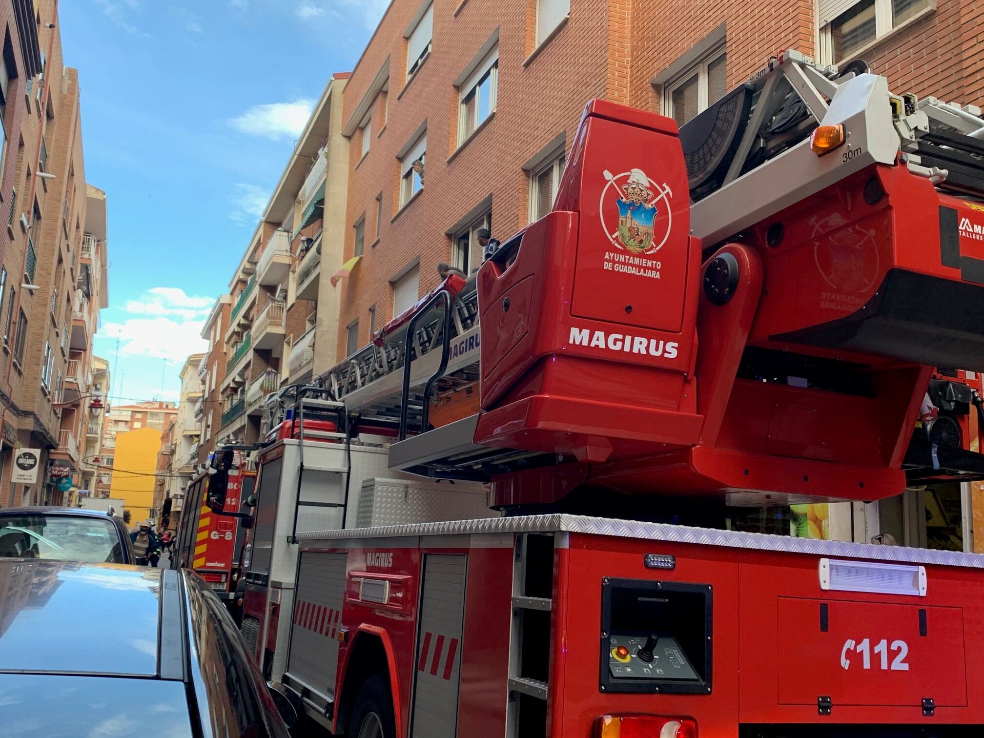 Actuación de los bomberos de Guadalajara en la calle Argumosa/Foto archivo SER GU