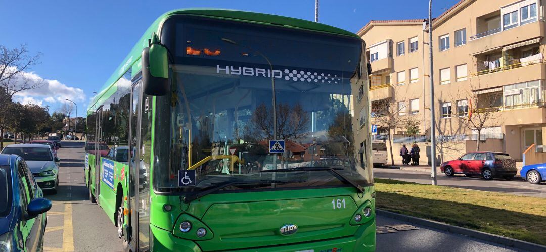 Línea de autobús interurbano