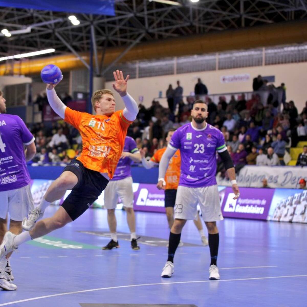 Dura derrota del Servigroup Benidorm en su vuelta a la Asobal