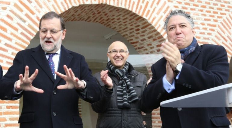 Mariano Rajoy, Ramiro Ruiz Medrano y Tomás Burgos en un acto electoral del PP 