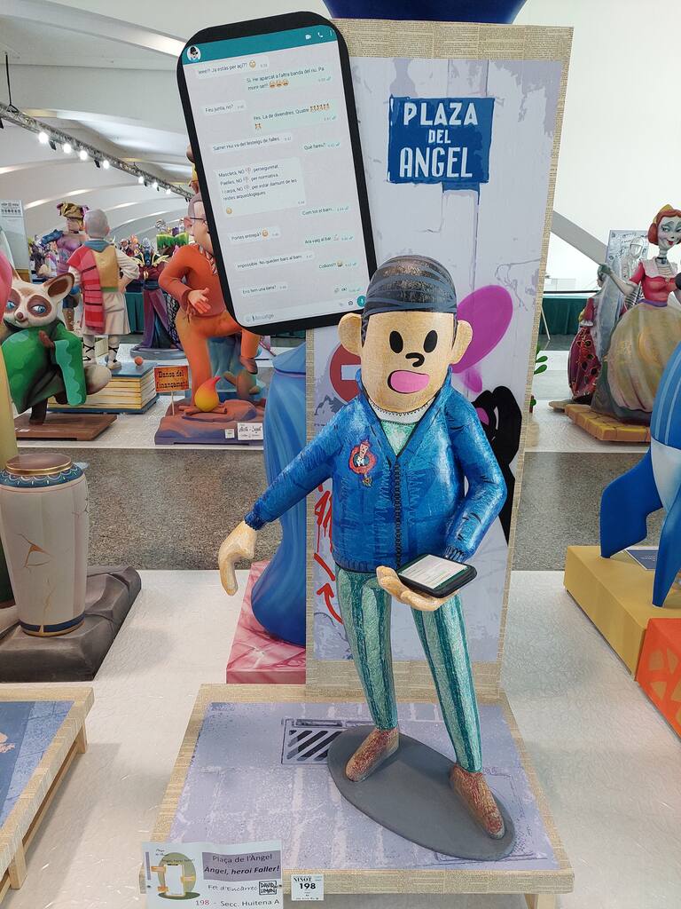 La Exposición del Ninot de las Fallas 2023 abre sus puertas con 750 figuras que rebosan diseño y sátira. Todas ellas quieren salvarse de las llamas gracias al voto popular.