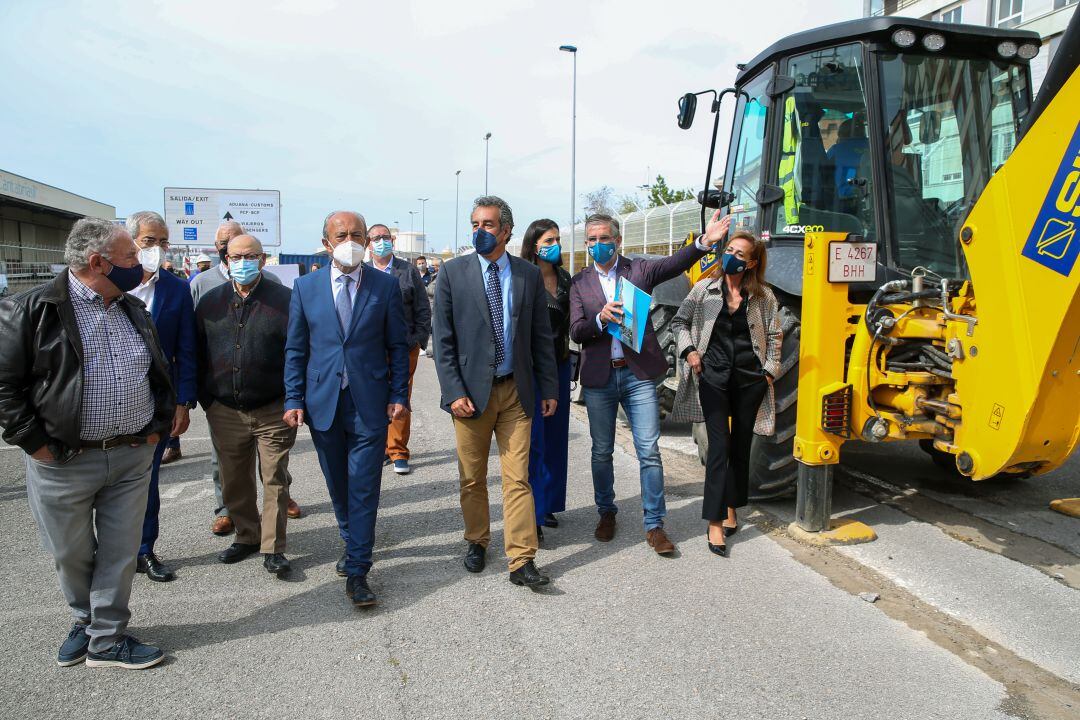 Comienzan las obras del derribo de los tinglados del Puerto