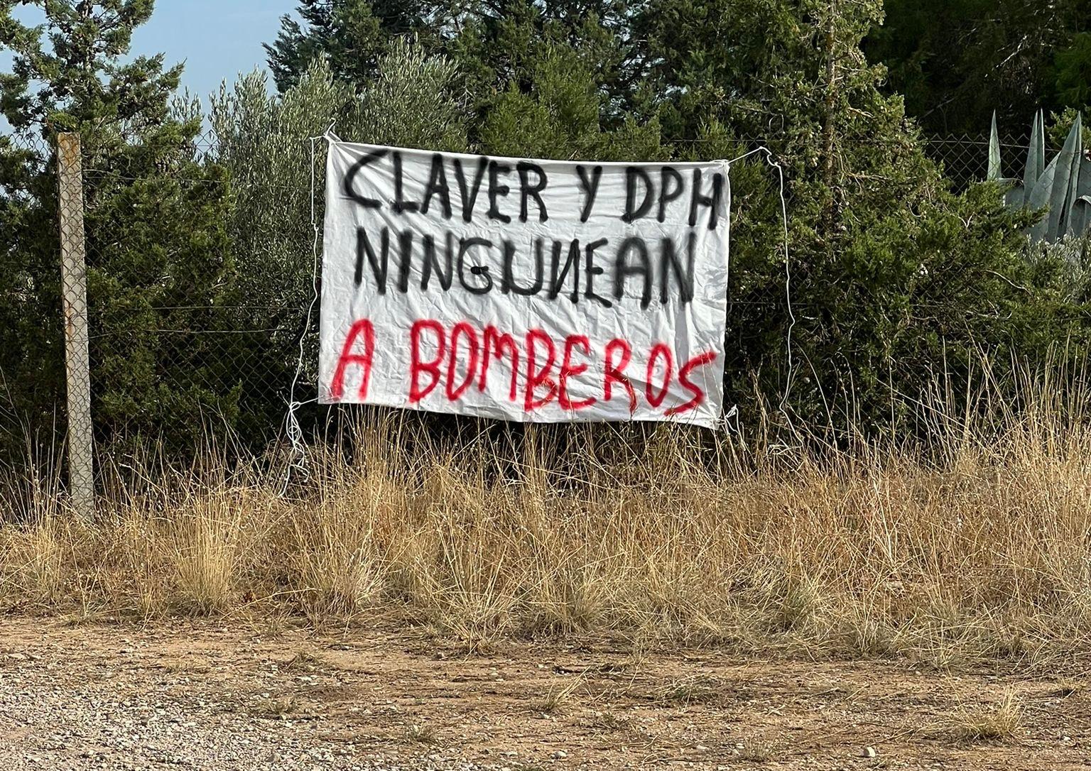 Reivindicaciones de los bomberos en una carretera