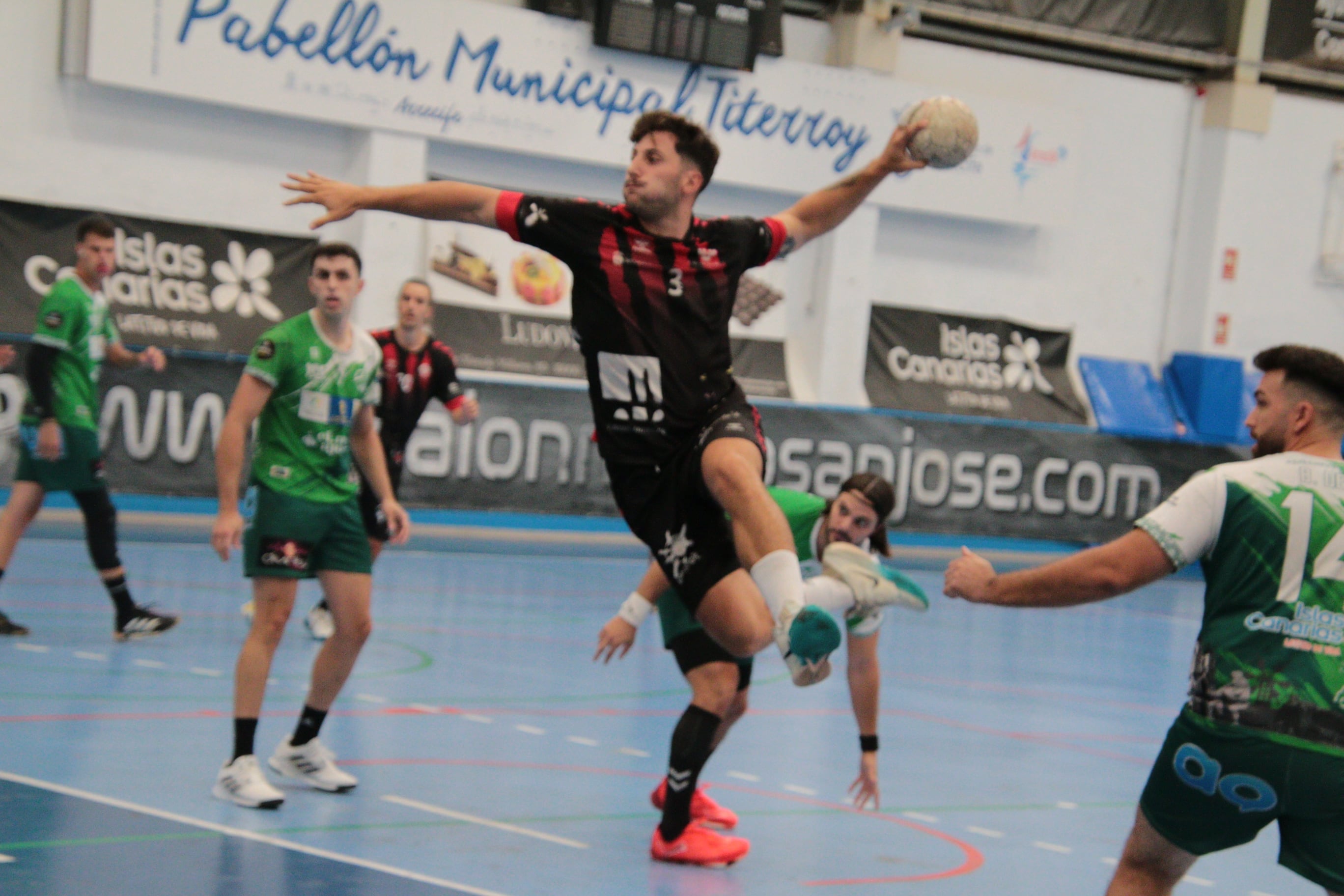 Lanzamiento del Balonmano Lanzarote Ciudad de Arrecife-