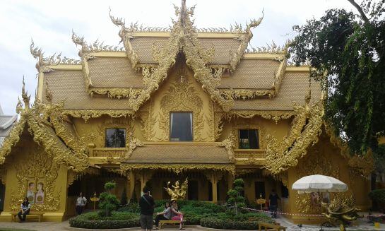 Wat Rong Kun en Chian Rai.