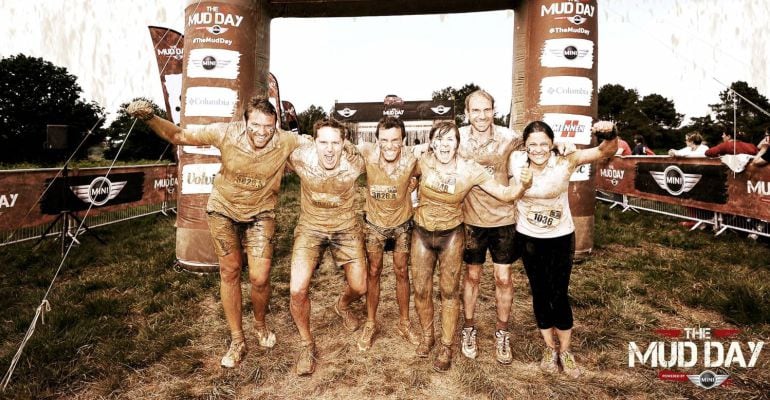 &#039;The Mud Day&#039; es una carrera de obstáculos. Se celebra en la base de El Goloso para celebrar el 50 aniversario de las Brigadas Acorazadas