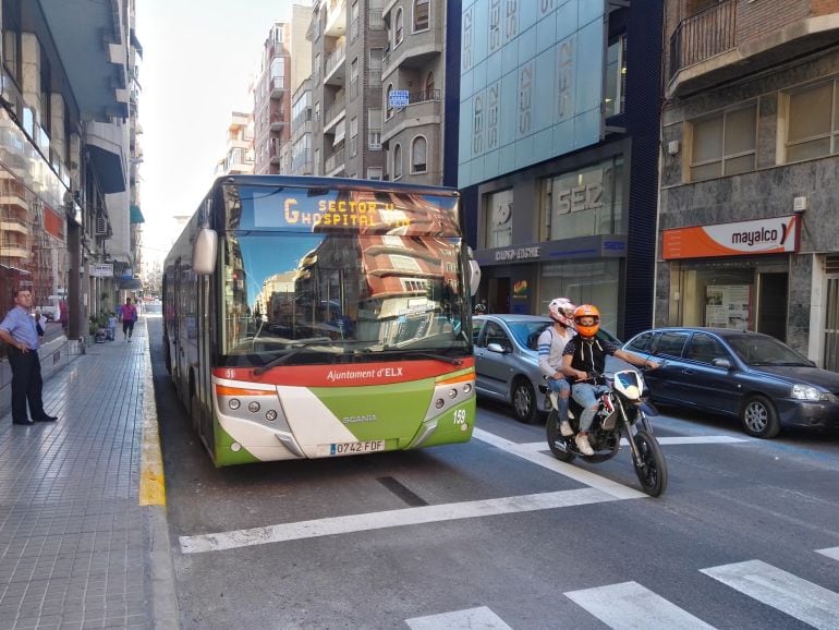 Nuevo carril bici en la calle Doctor Caro