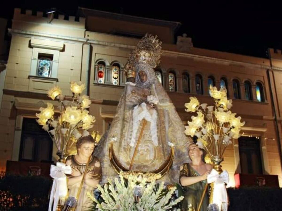 La Junta de la Virgen anima a colocar las colgaduras de La Morenica