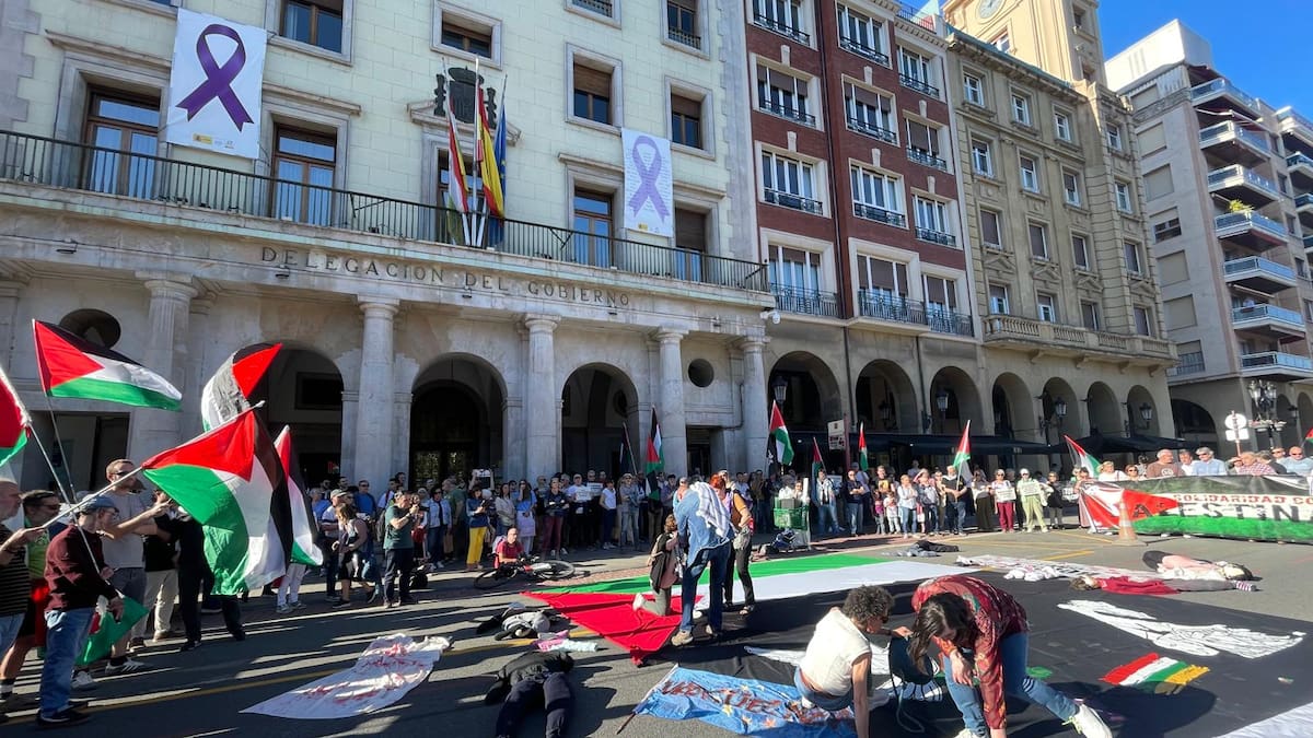 Los colectivos Amistad por Palestina y Acampada por Palestina comienzan una concentración permanente en La Rioja