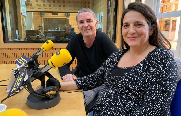 Paco Román y Carmen Hernández en los estudios de Radio Murcia