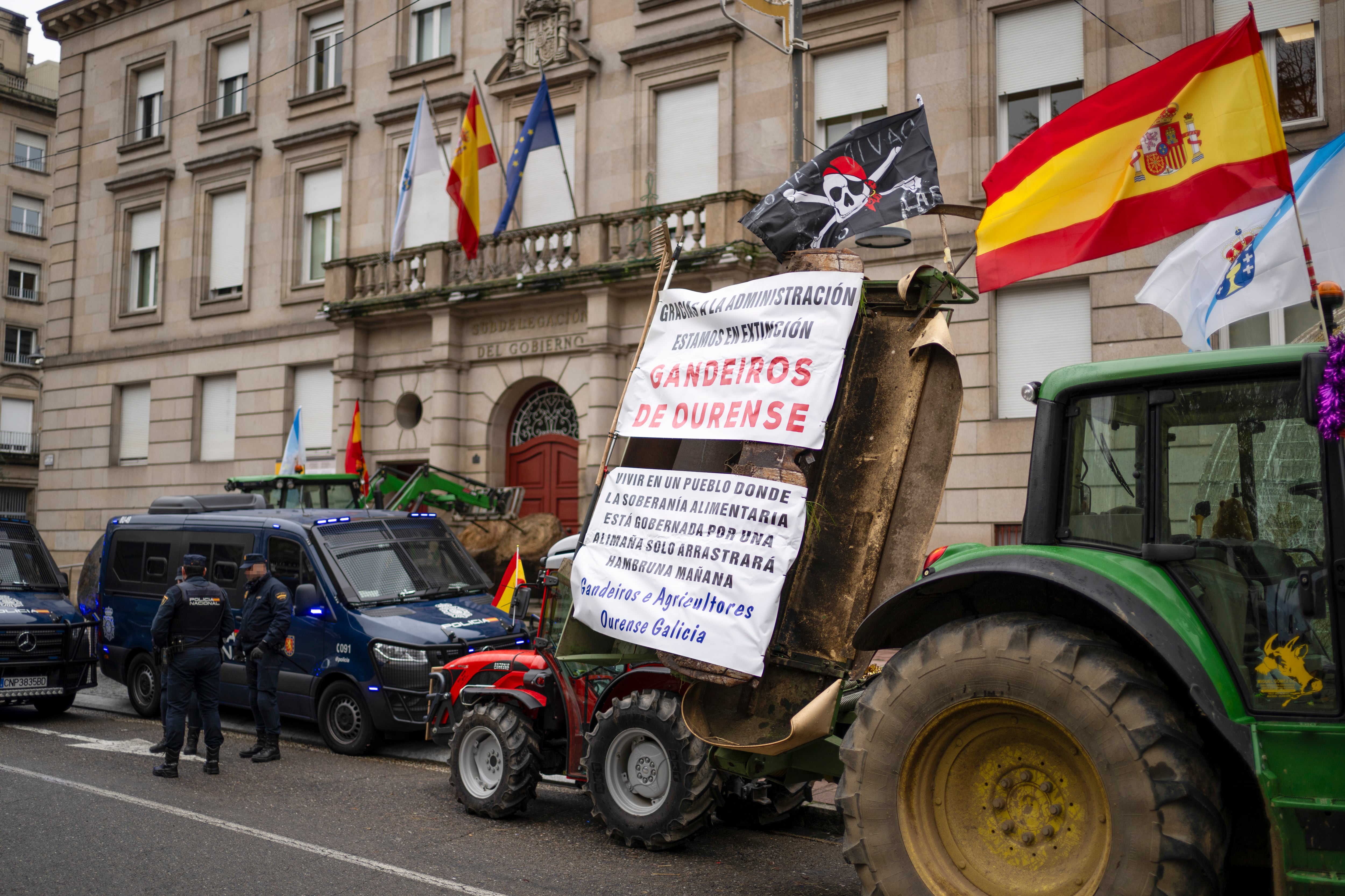 Los tractores partían esta mañana desde la Subdelegación del Gobierno en Ourense para protestar por el acuerdo con Mercosur.