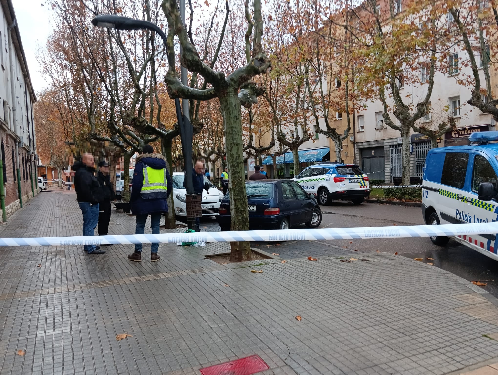 Los cuerpos de seguridad trabajan en el lugar de los hechos