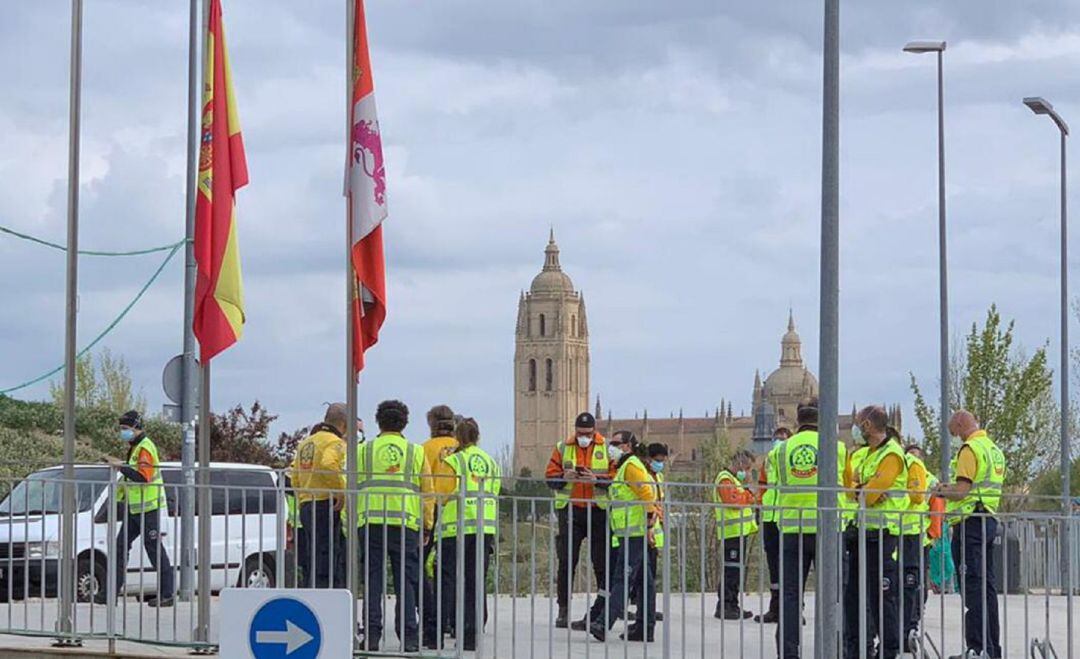 Profesionales sanitarios del Samur ya están reforzando el Hospital de Segovia y las residencias de mayores