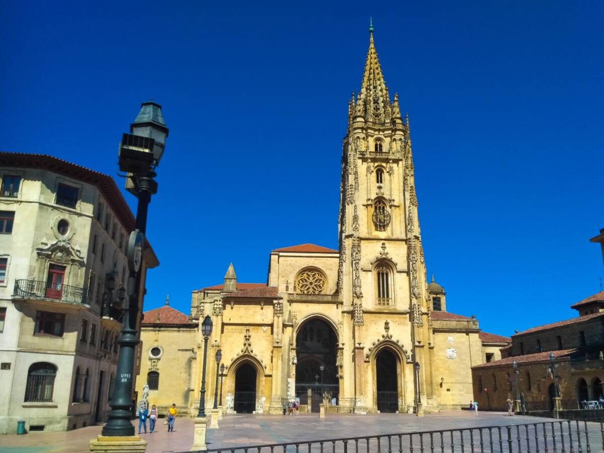 Calle Oviedo (Logroño): Ópera, sidra y cachopo por San Mateo