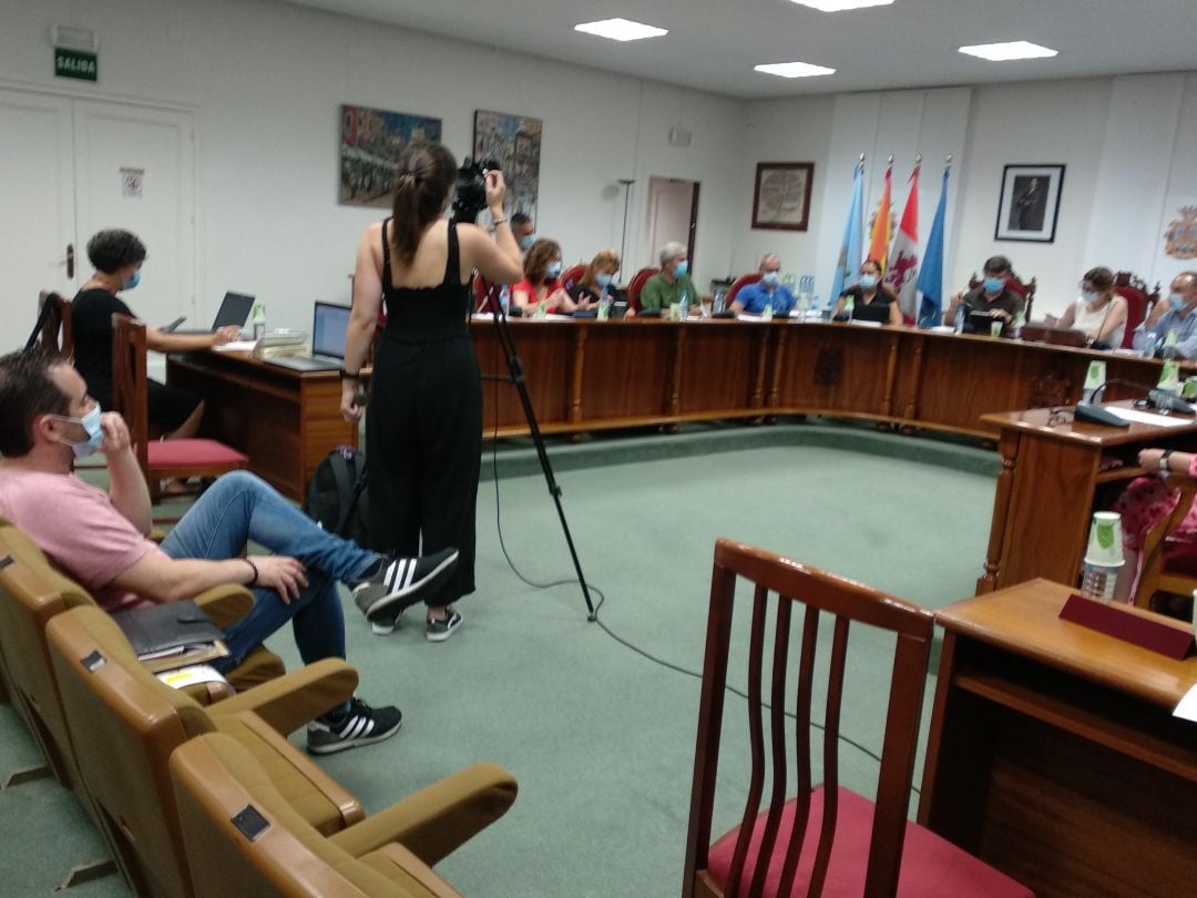 El pleno ordinario de julio rechazó la prórroga del contrato de parques y jardines