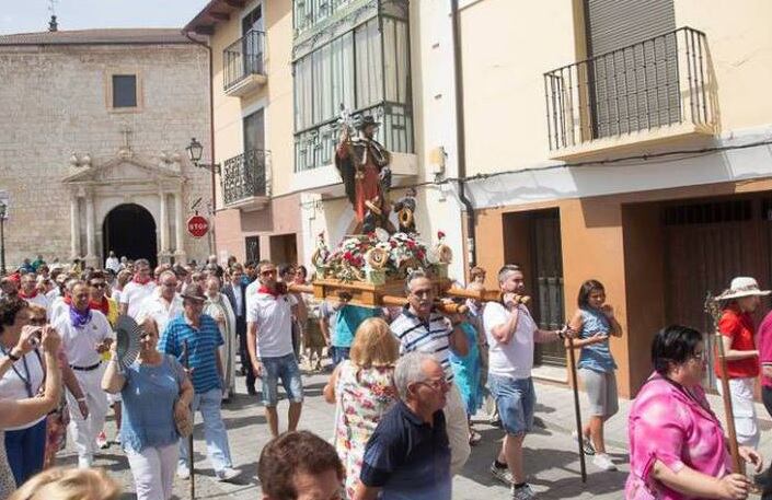 El patrón de Peñafiel, San Roque, en procesión para las calles de la villa