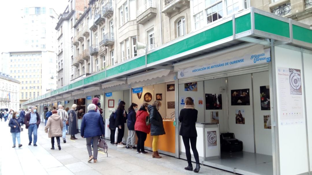 La Feria de Artesanía, en la calle del Paseo, estará hasta el domingo 2 de mayo