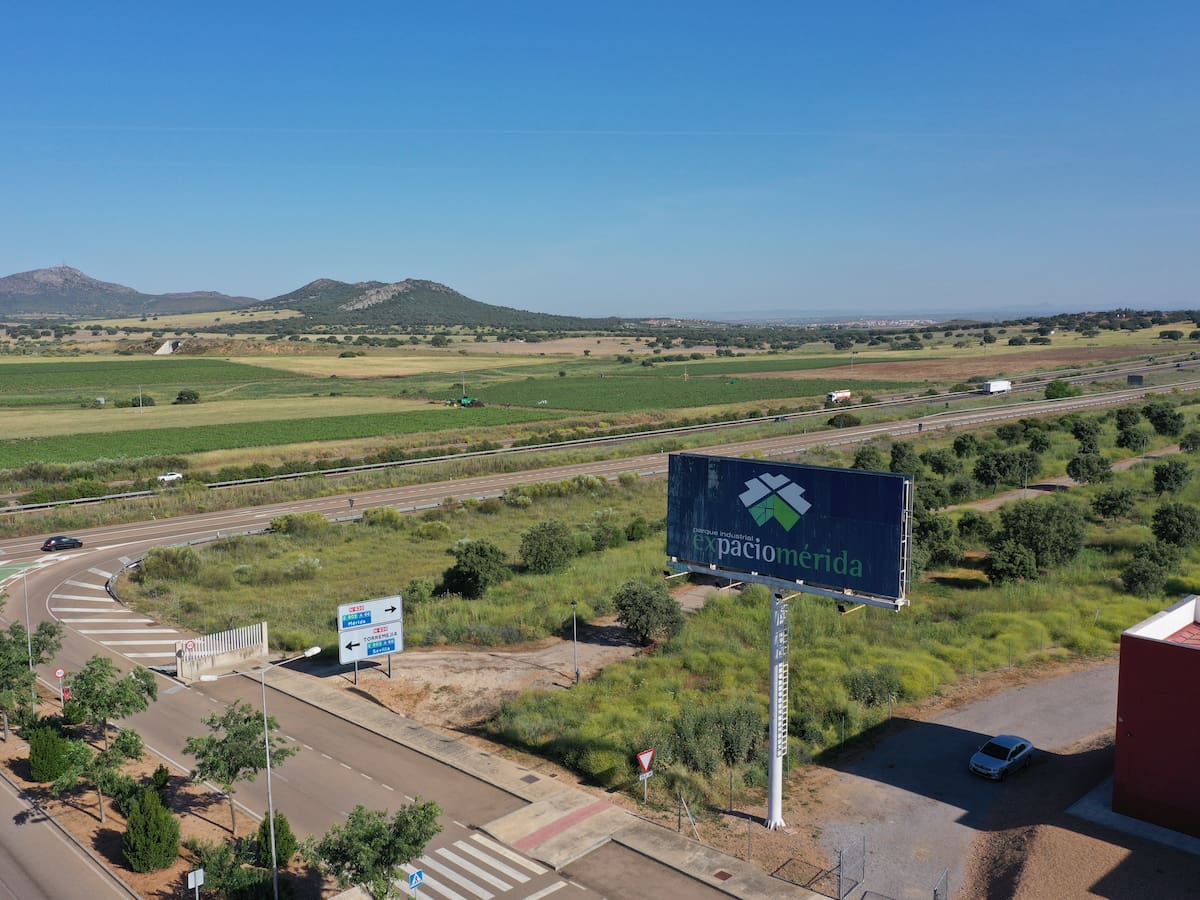 Hunan Yuneng materializa la compraventa de la parcela en ExpacioMérida