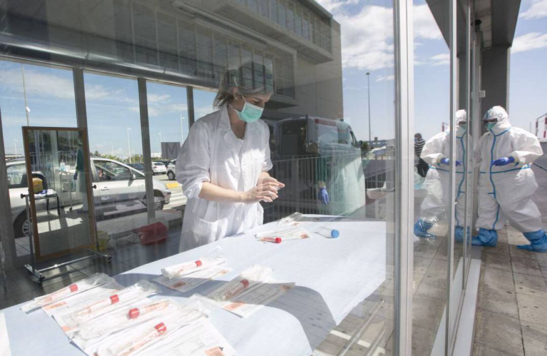 Pruebas PCR en el hospital Francesc de Borja de Gandia