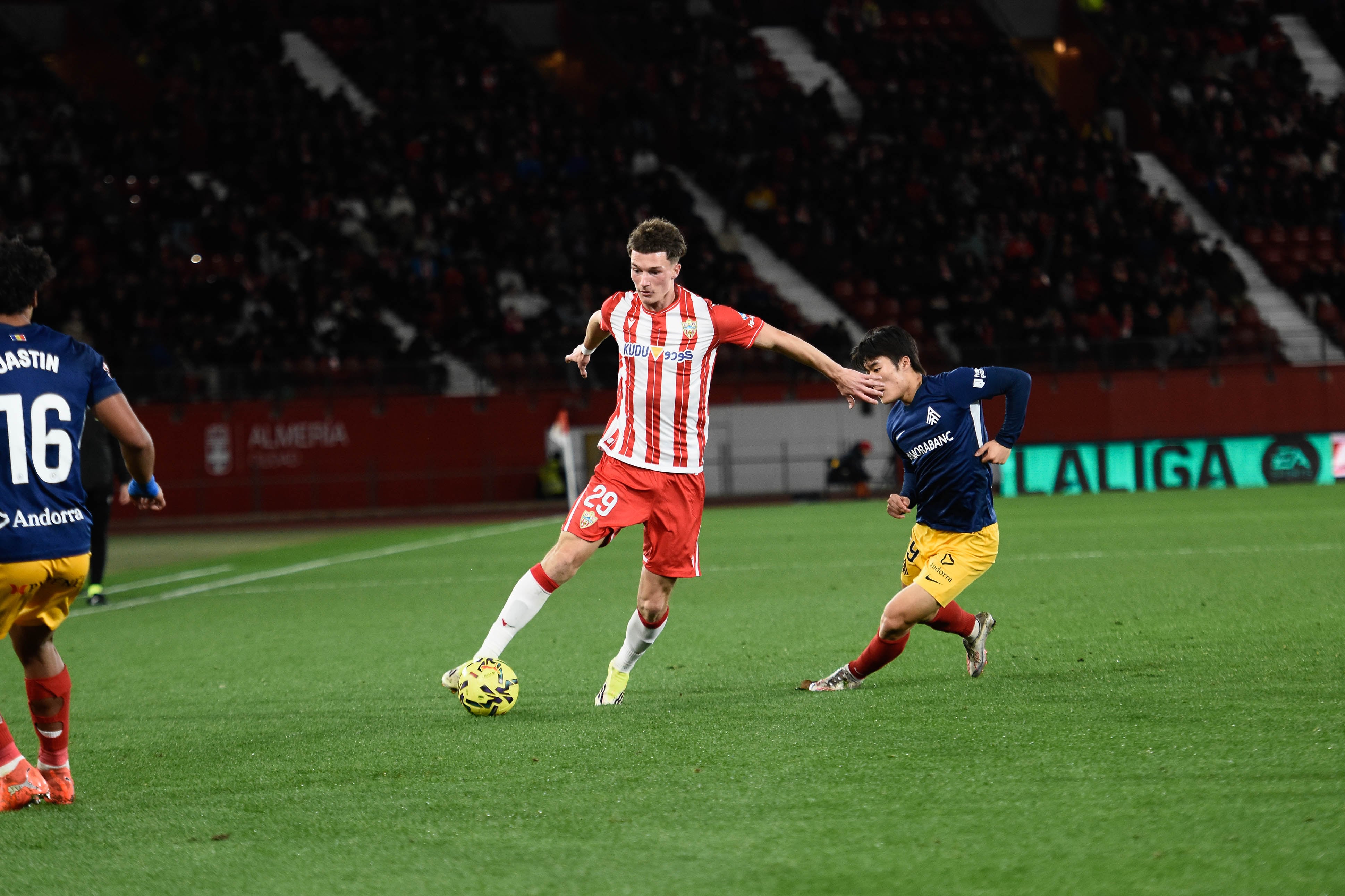 Dzodic se hizo con la titularidad pero le falta experiencia.