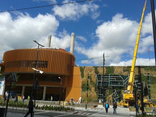 El Palacio Europa, todavía en obras, un día antes de su reapertura